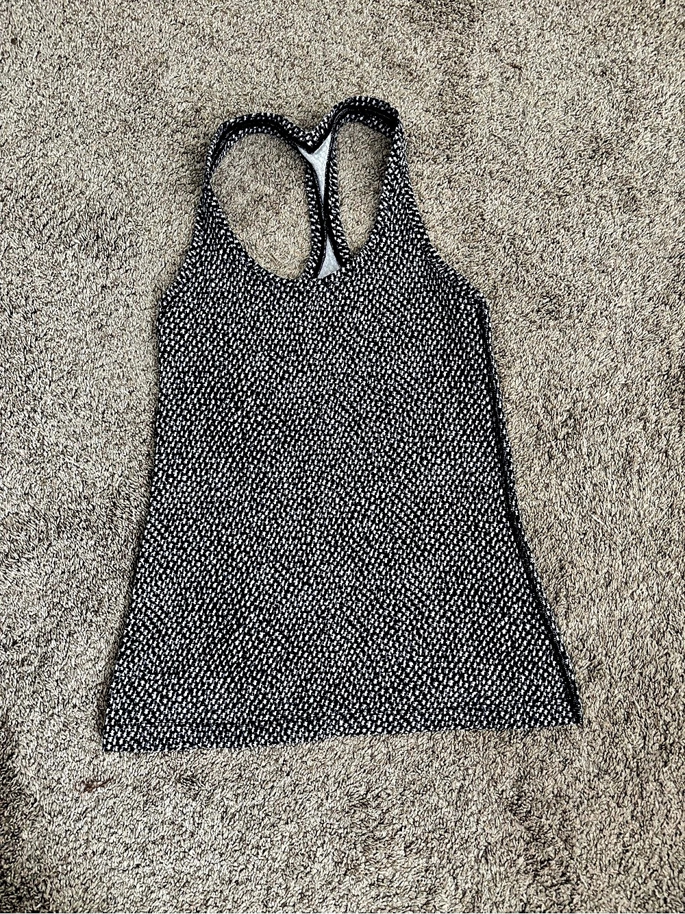 Lululemon Cool Racerback Geometric Tank in Black & White size 6